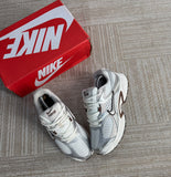 Nike V5 Runner Sneakers - Cream