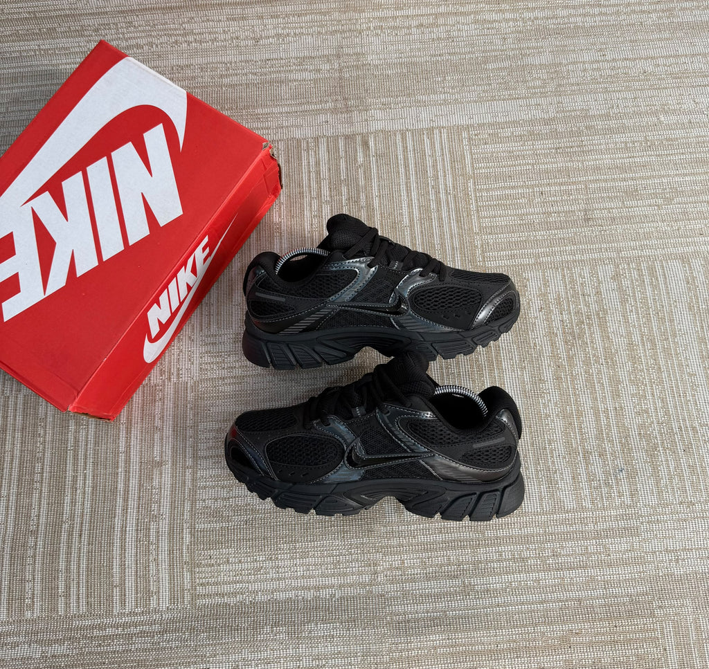 Nike V5 Runner Sneakers - Black